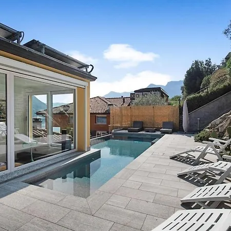 Appartement Lago Di Como Penthouse With Fantastic Panoramic Lake View, Hammam, Gym, Private Swimming Pool And Garden Colonno