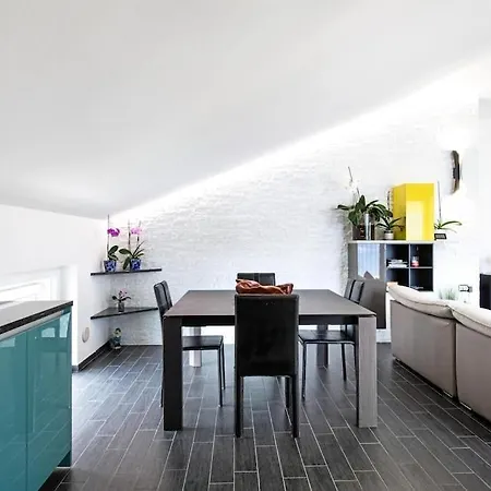 Apartamento Lago Di Como Penthouse With Fantastic Panoramic Lake View, Hammam, Gym, Private Swimming Pool And Garden