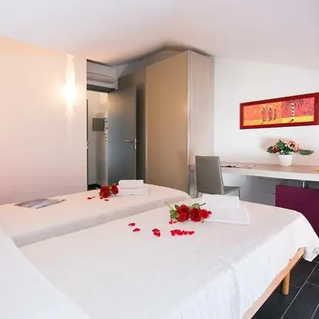 Lago Di Como Penthouse With Fantastic Panoramic Lake View, Hammam, Gym, Private Swimming Pool And Garden