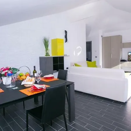Lago Di Como Penthouse With Fantastic Panoramic Lake View, Hammam, Gym, Private Swimming Pool And Garden