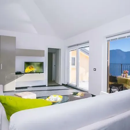 Apartamento Lago Di Como Penthouse With Fantastic Panoramic Lake View, Hammam, Gym, Private Swimming Pool And Garden *